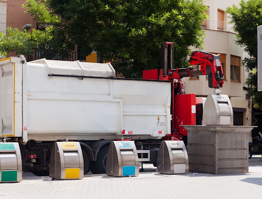 Why Businesses Rely on Junk Removal Companies for Cleanouts